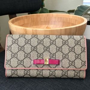 Gucci long wallet coated canvas with free unbranded gold chain